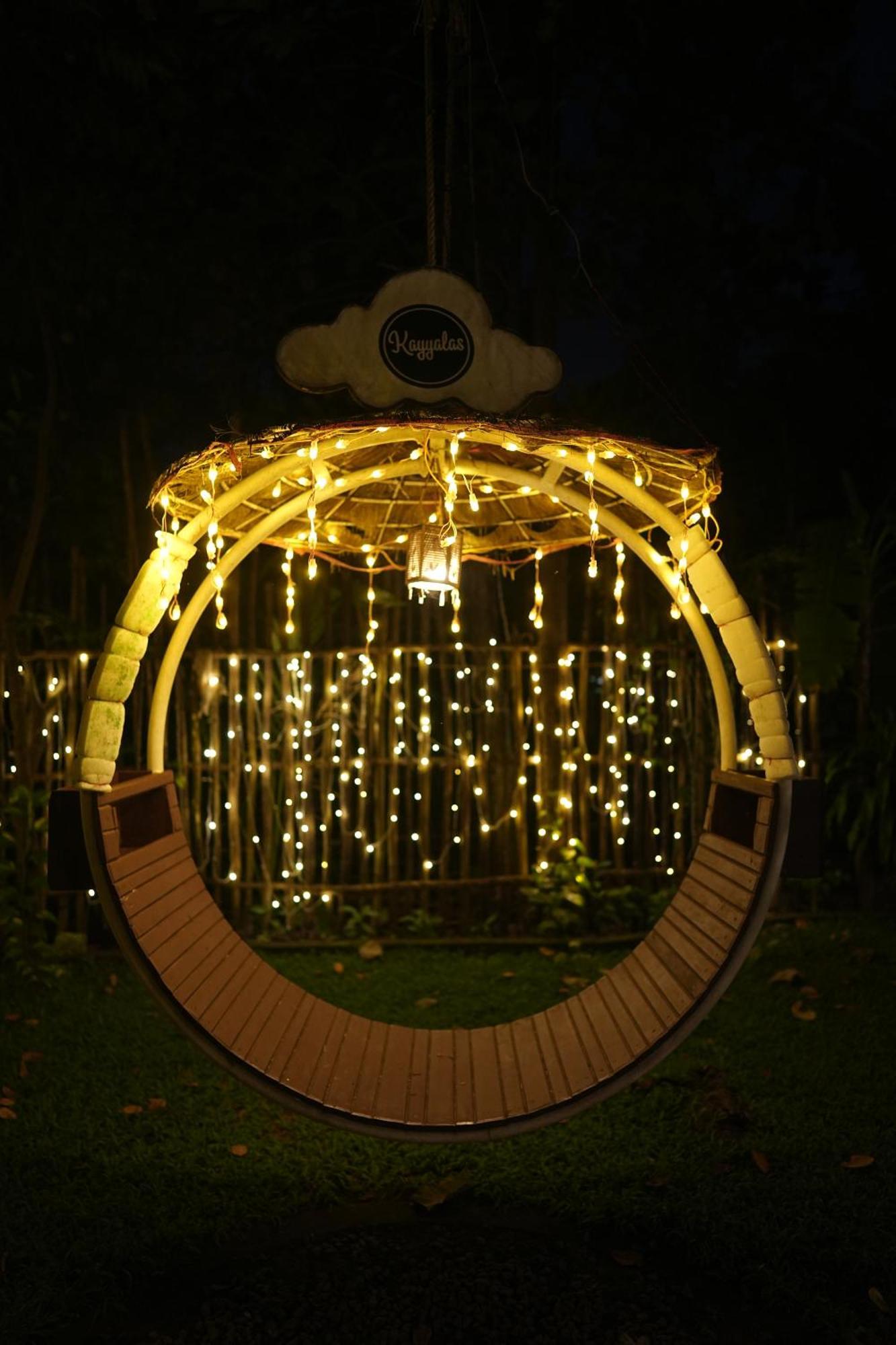 षाले Kayyalas Courtyard *