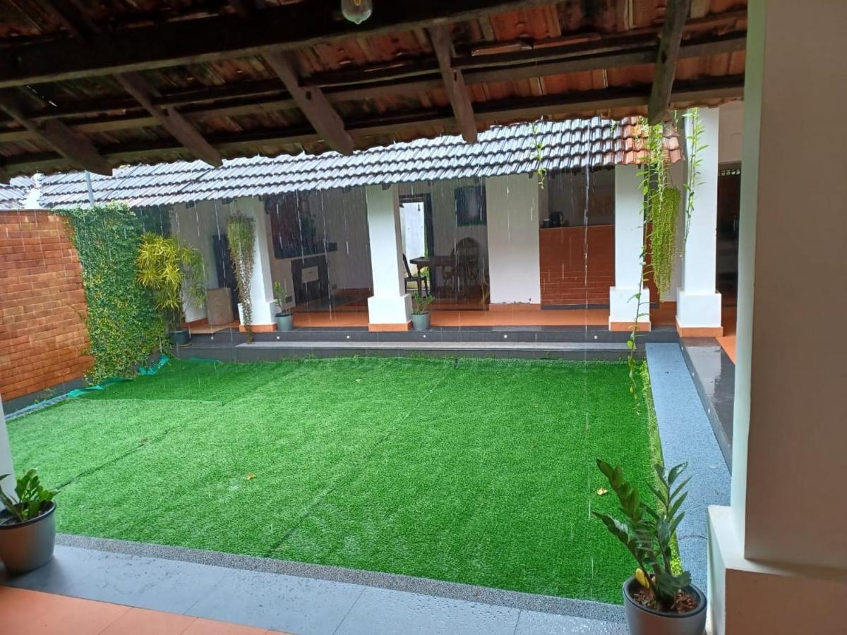 Chalet Kayyalas Courtyard Thrissur
